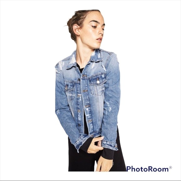 ZARA Distressed Medium Wash Denim Jean Jacket Size Medium Blogger Favorite - Picture 1 of 5